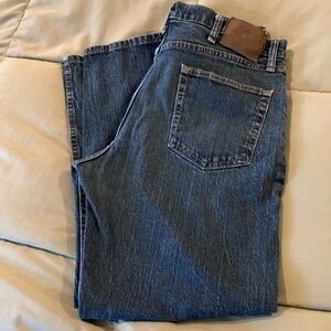 Wrangler Mens Premium Quality. Size 36x29 Regular Fit. Medium Wash. 99% Cotton. 